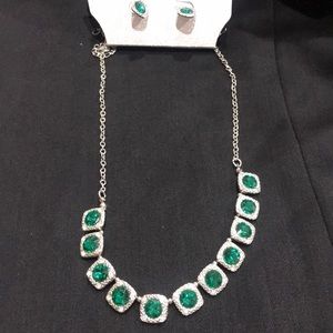 Set of necklace and earring